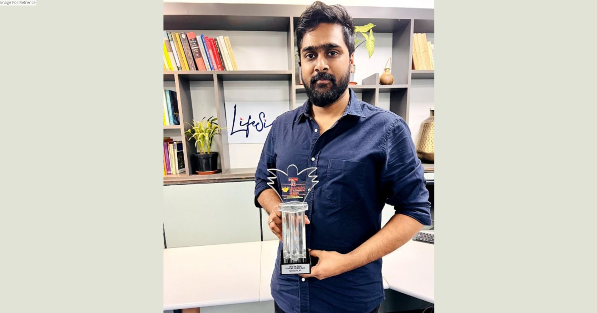 LifeSigns Received The Economic Times Award For Best Healthtech Start-Up Of The Year 2022-2023